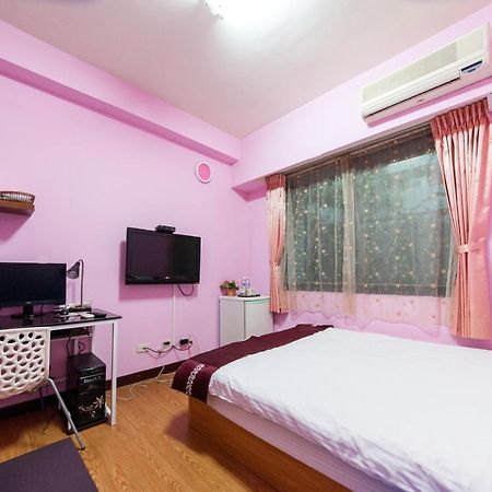 Fengjia Qing Su Homestay Đài Trung Ngoại thất bức ảnh