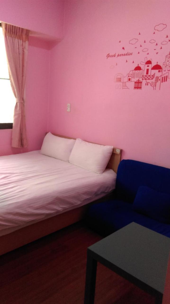 Fengjia Qing Su Homestay Đài Trung Ngoại thất bức ảnh