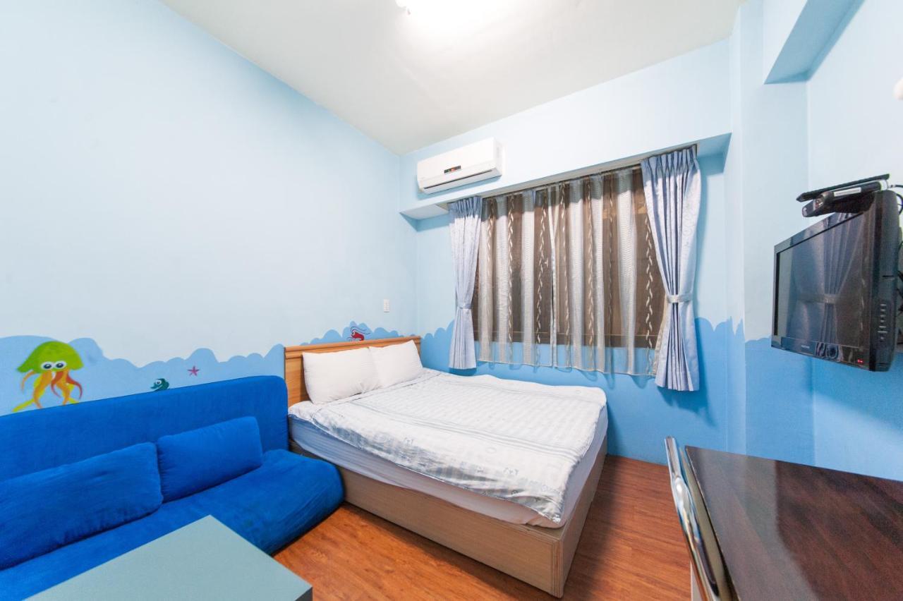 Fengjia Qing Su Homestay Đài Trung Ngoại thất bức ảnh