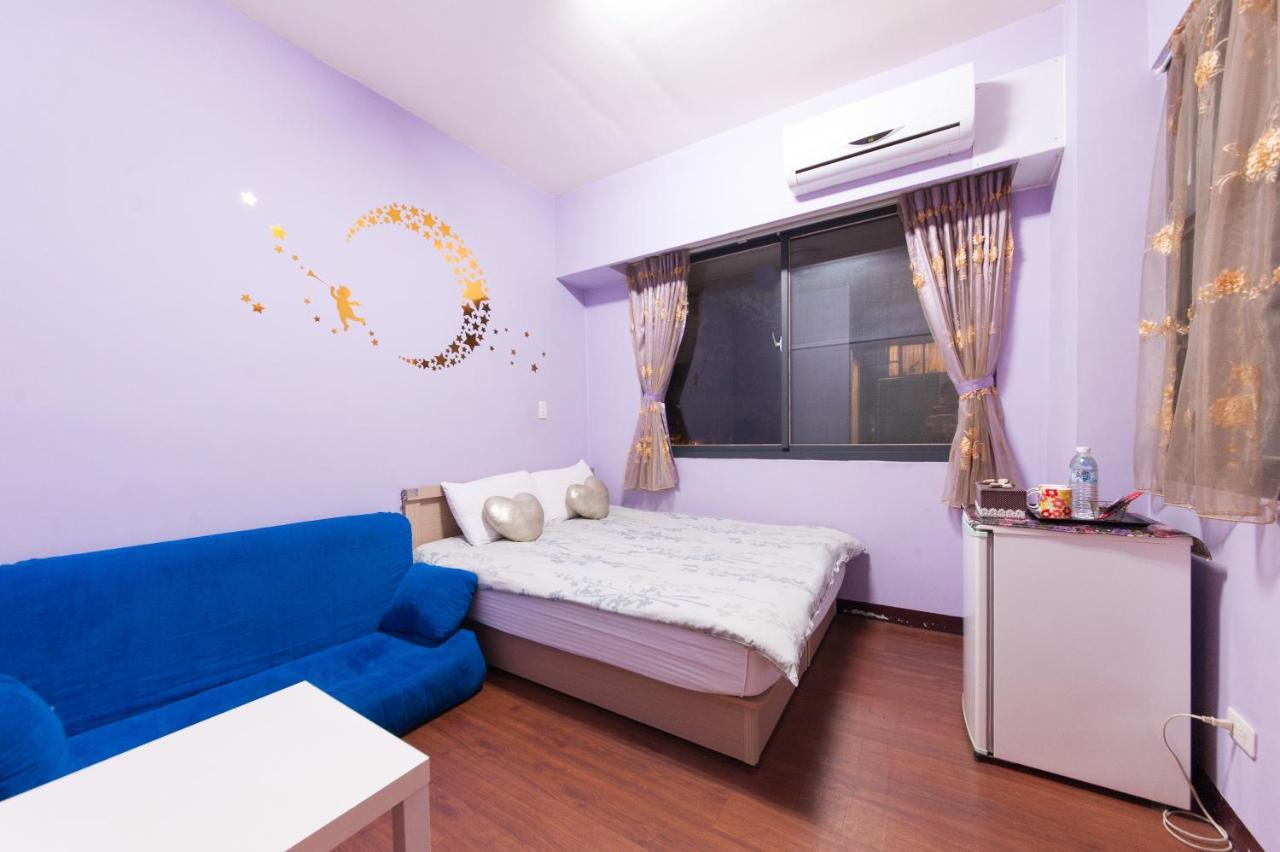 Fengjia Qing Su Homestay Đài Trung Ngoại thất bức ảnh